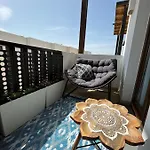 Casa Bleu - Duplex With Shared Pool, Balcony, Terrace And Grill By Lanzarote Ferienhaus