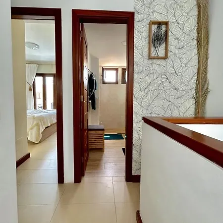 Feriehus Casa Bleu - Duplex With Shared Pool, Balcony, Terrace And Grill By Lanzarote