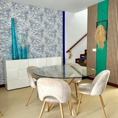 Feriehus Casa Bleu - Duplex With Shared Pool, Balcony, Terrace And Grill By Lanzarote